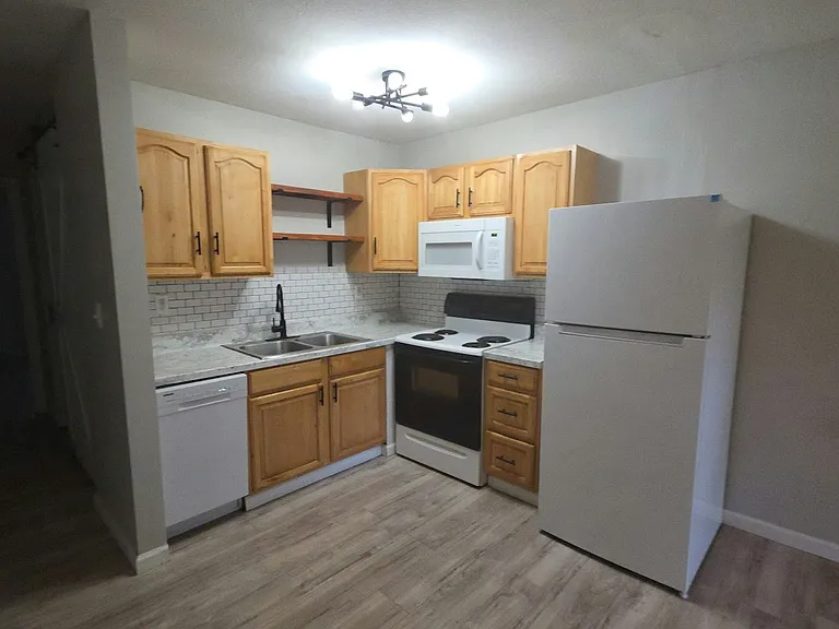 33 Sunrise Ln #21 — Photo 2