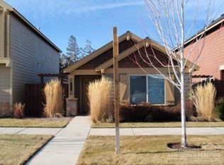 363 NW 27th St, Redmond, OR 97756