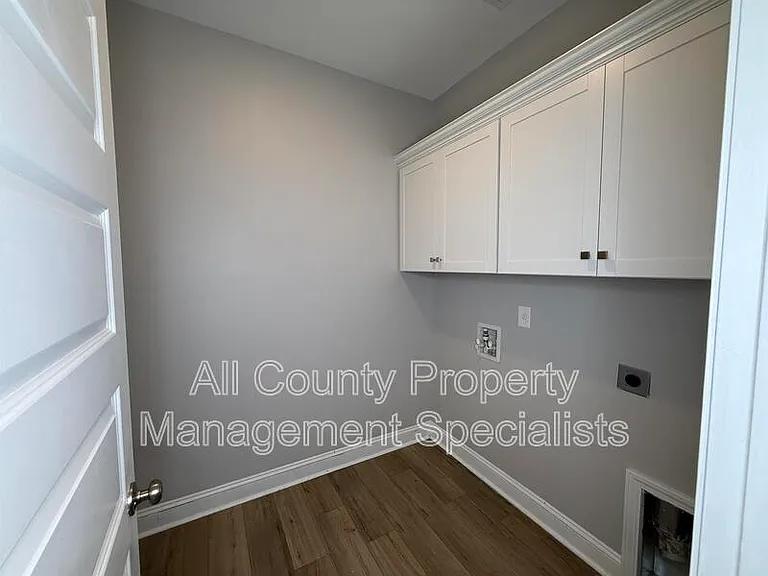 333 Underhill Dr — Photo 10