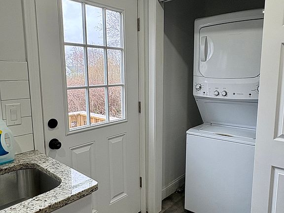 4th image of 13 Hiramar Rd