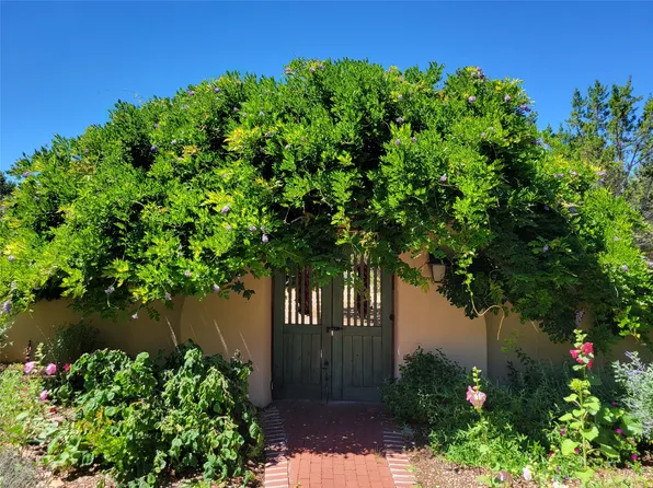 3140 Vista Sandia, Santa Fe, NM 87506