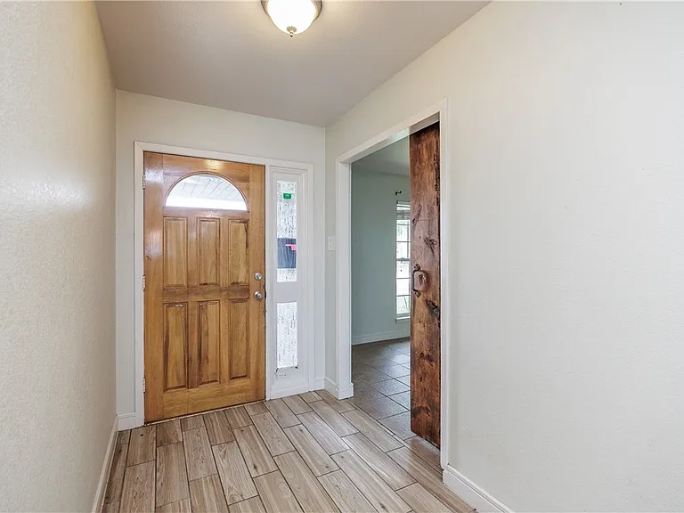6702 Sahara Dr — Photo 7