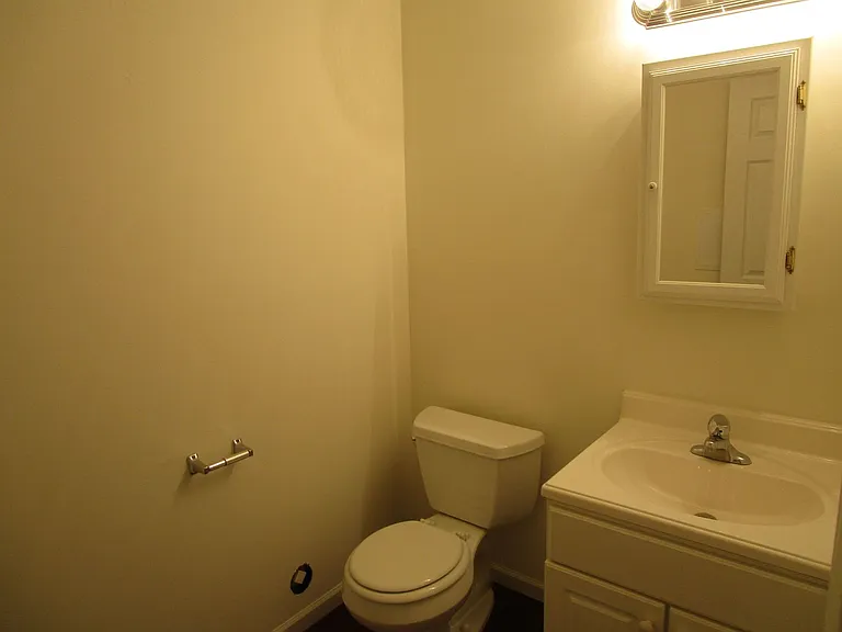 2409-2411 Northampton Dr. — Photo 33