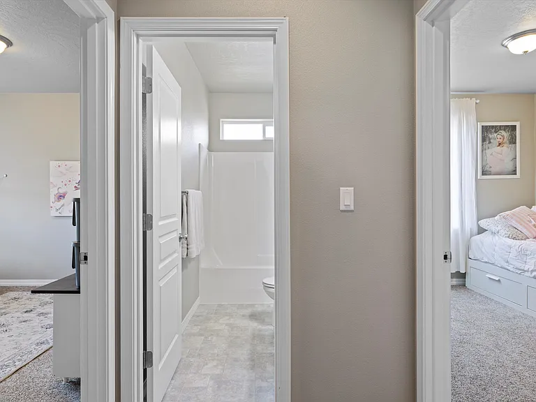 275 Wishkah Dr — Photo 3