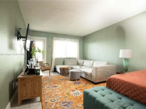4310 NW 12th Ct APT 305, Lauderhill, FL 33313