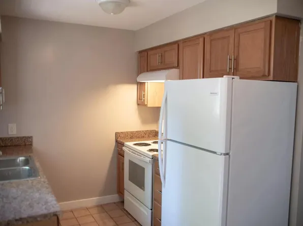 1894 Phillips Ave APT 2, Holt, MI 48842