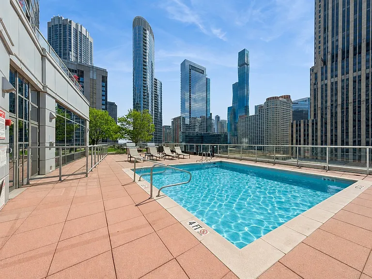 240 E Illinois St #1409 — Photo 19