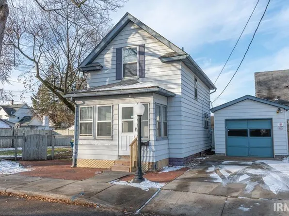 1015 Sarah St, Mishawaka, IN 46545