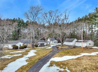 3218 S Mackinaw Trl, Cadillac, MI 49601