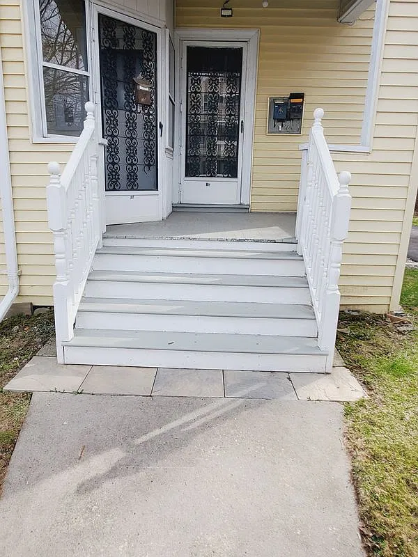 2 bed, 1.0 bath, 1200 sqft, $1,800 — Photo 2