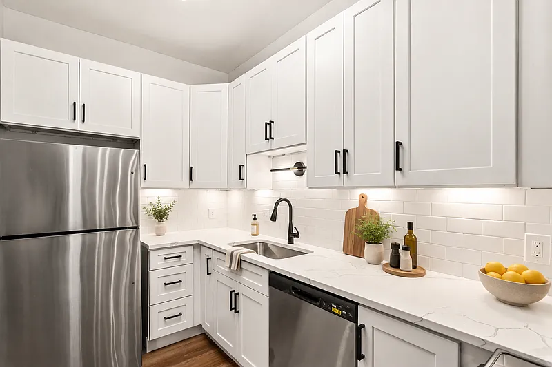 2 bed, 1.5 bath, 1200 sqft, $1,695 — Photo 2
