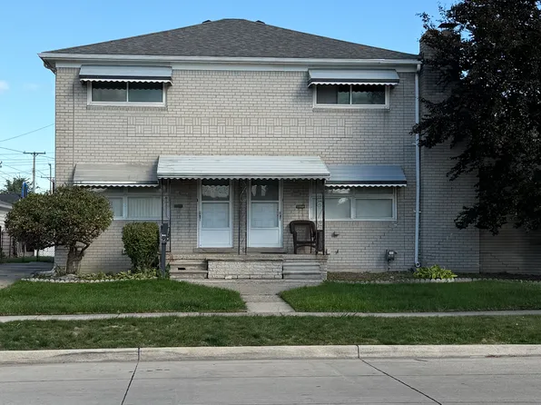 26000 Pinehurst St, Roseville, MI 48066