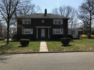 8 Kimhunter Rd, Englewood Cliffs, NJ 07632