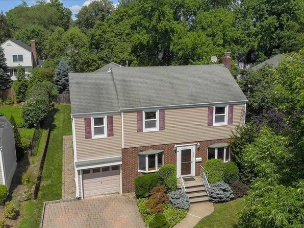 208 Voorhis Ave, River Edge, NJ 07661