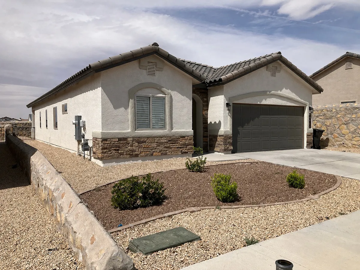 Building Photo - 13861 Paseo De Loma Dr