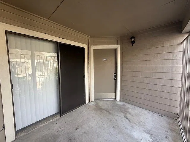 1 bed, 1.0 bath, 835 sqft, $1,300 — Photo 4