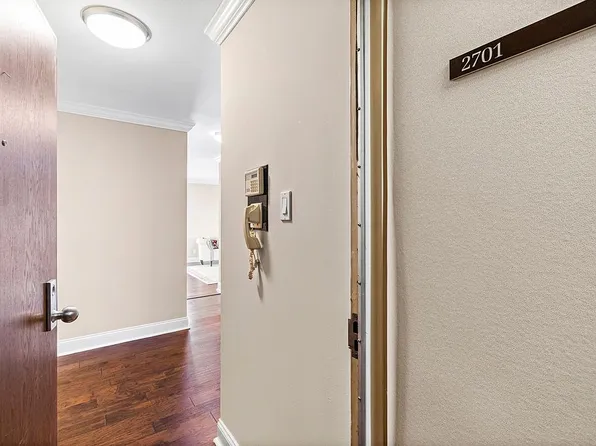 2510 Grand Blvd APT 2701, Kansas City, MO 64108