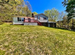 206 Sycamore Ln, Hillsville, VA 24343