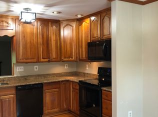 5931 High Meadow Rd, Alexandria, VA 22310