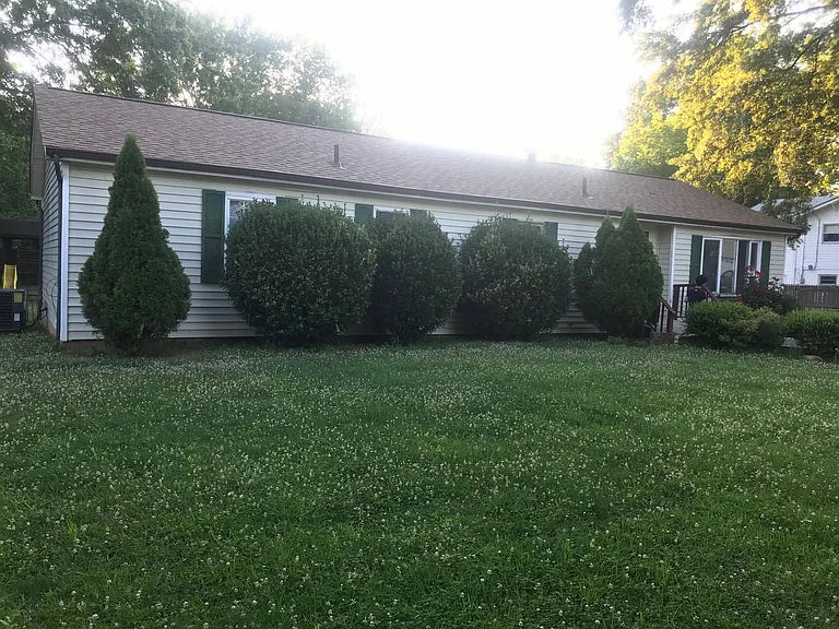 Poplar St — Photo 3