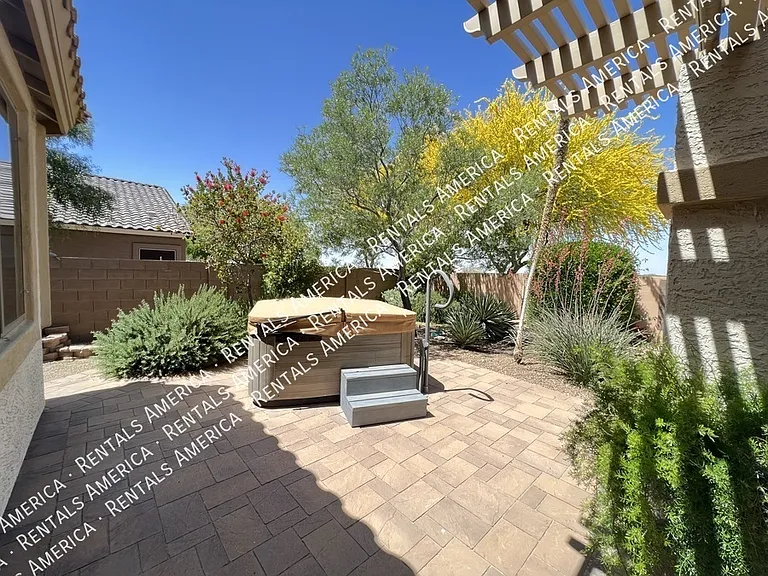 1536 E Fontana Dr — Photo 38