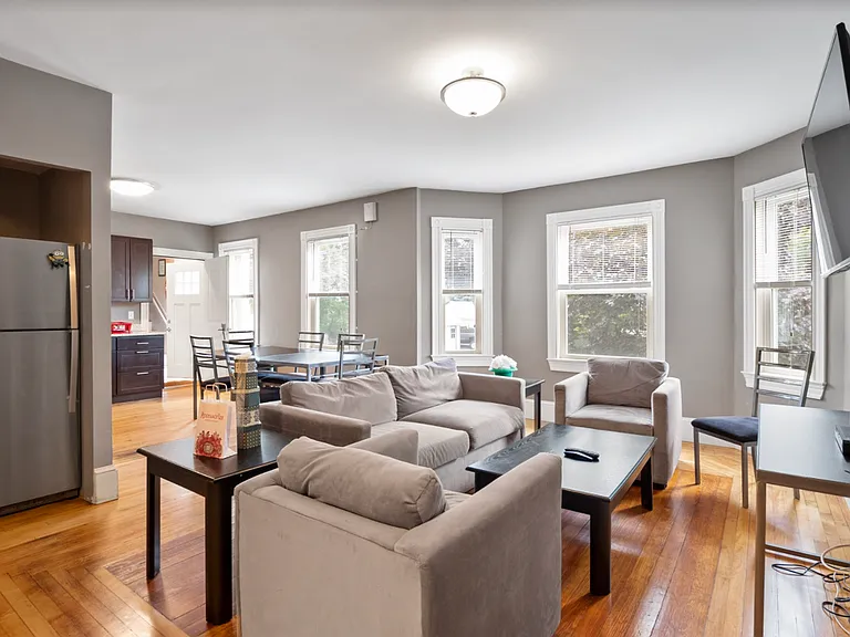 139 Adams St — Photo 9