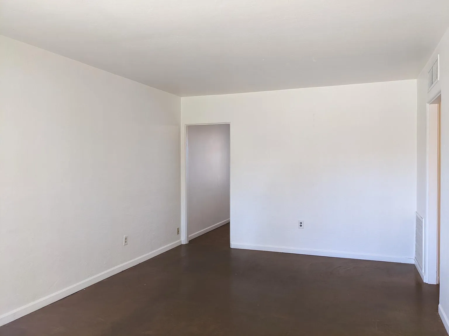 3 bed, 1275 sqft, $2,750 — Photo 3