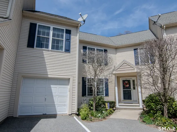 80 Perry Street #205, Putnam, CT 06260