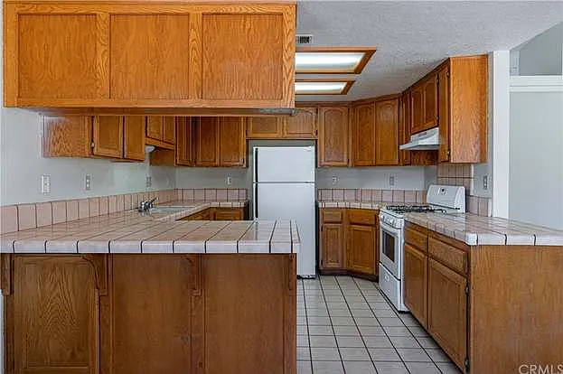 10912 Moreno Ave — Photo 26