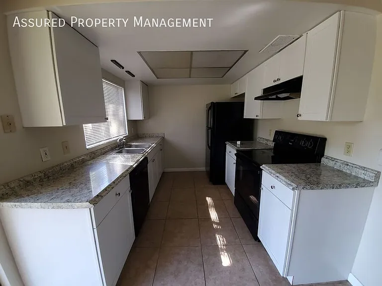 2727 Dobbin Dr — Photo 4