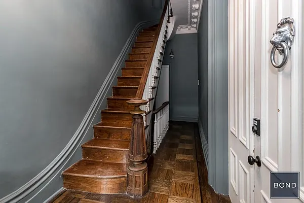 Sold by Bond New York | media 2