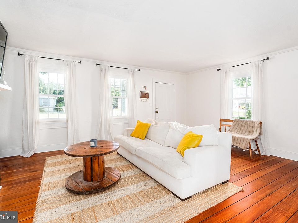 221 W Main St, Cecilton, MD 21913 Zillow