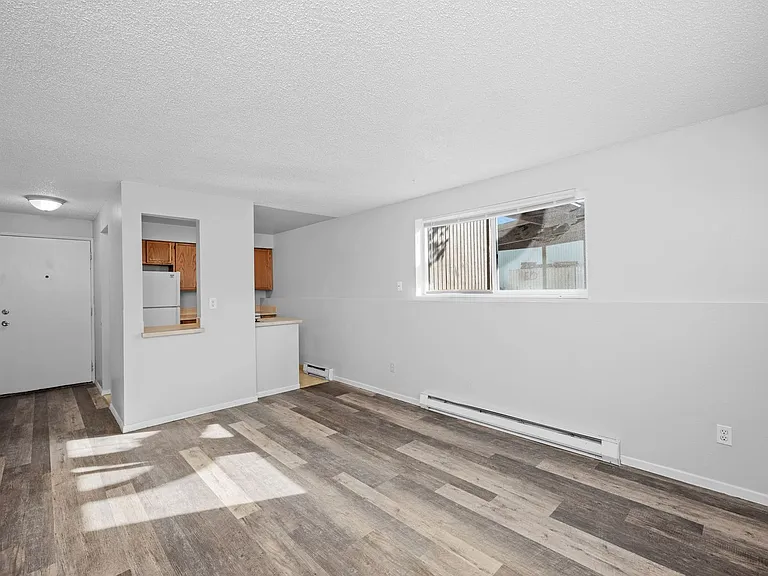 MOVE IN SPECIAL! 50% OFF SECOND MONTHS RENT - THE SHARP APARTMENTS! — Photo 32
