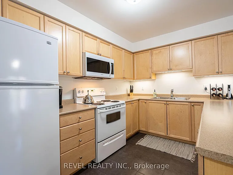 39 Coulter St #25 — Photo 8