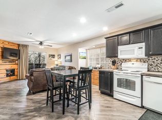 13 Woodpecker Ln BUILDING 2-13, Branson, MO 65616