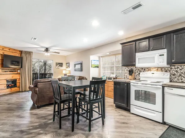 13 Woodpecker Lane #2 BLDG 13, Branson, MO 65616