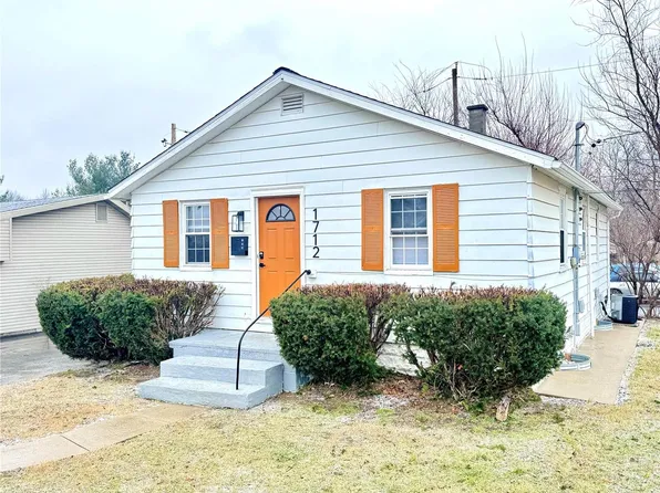 1712 Boul Ave, Belleville, IL 62226