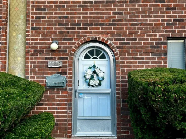 126 Wakefield Circle #126, East Hartford, CT 06118