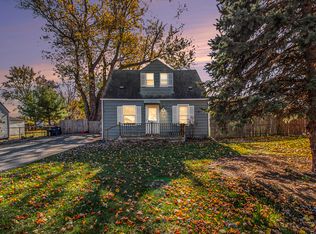 25167 Charles St, Taylor, MI 48180