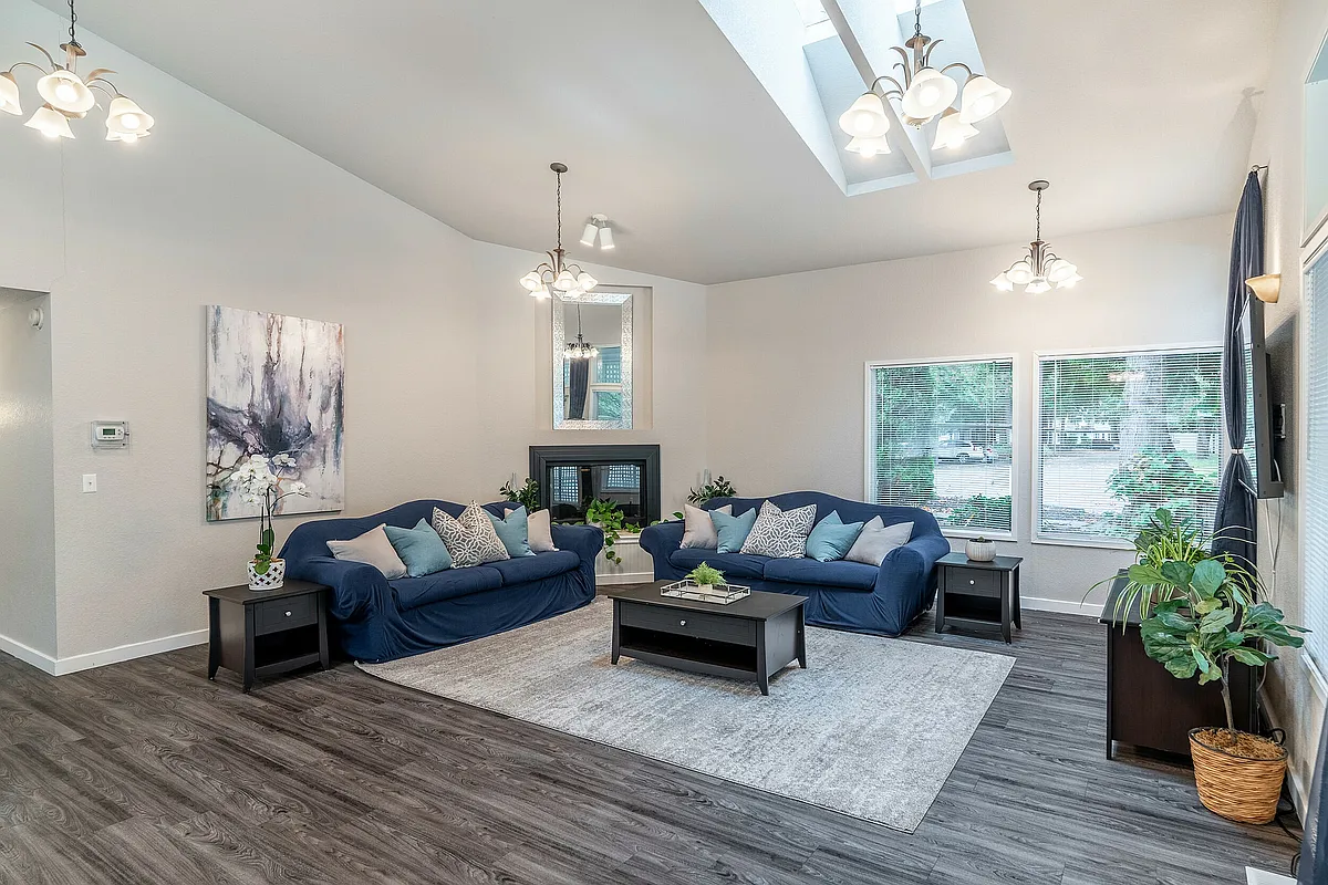 10_community space - College Pointe Apartments