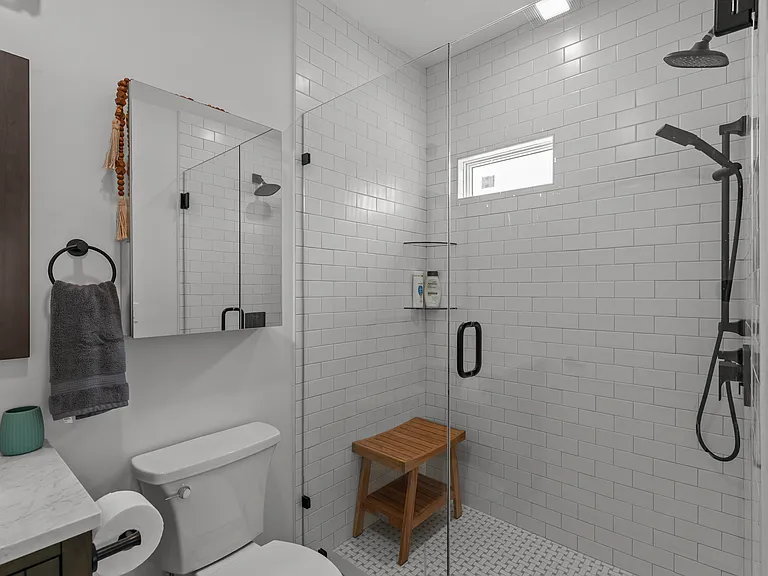 109 Carroll Ave — Photo 36