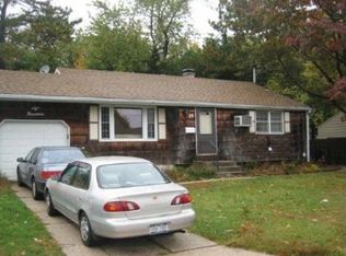 19 Rutledge St, Brentwood, NY 11717