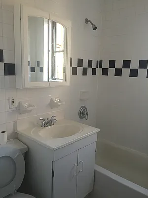 Rented by Giaps Realty Group LLC | media 4