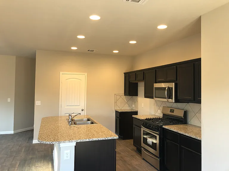 3504 Blazeby Dr — Photo 25