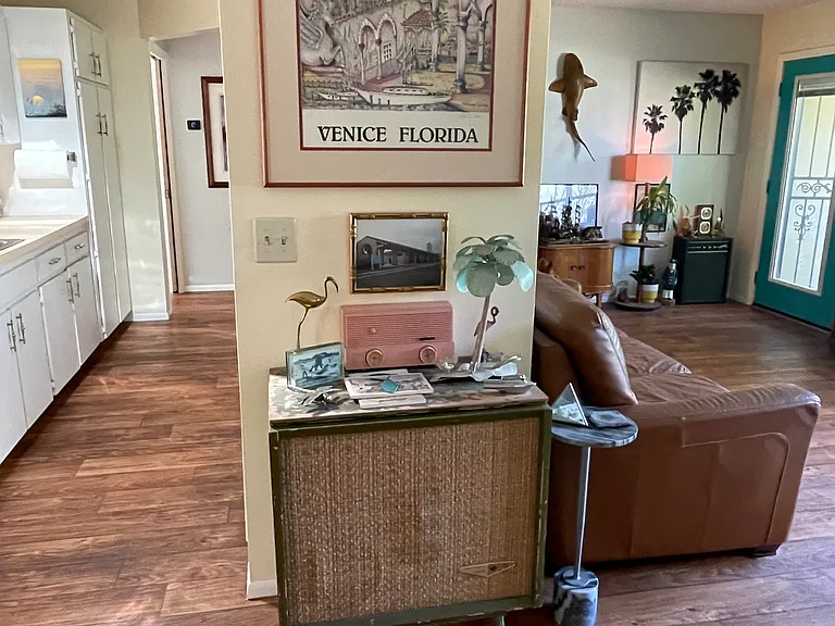 255 S Venice Blvd — Photo 9