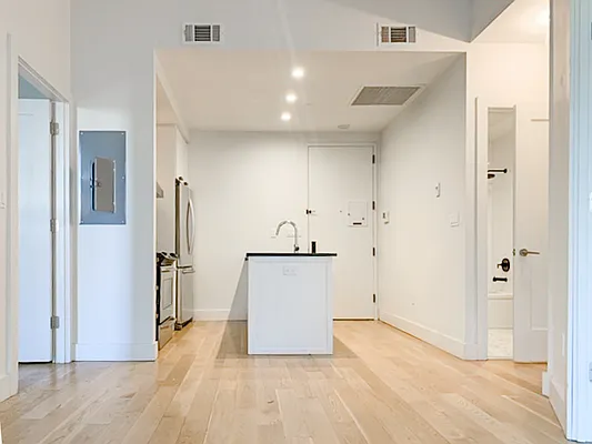 Rented by MySpaceNYC | media 22