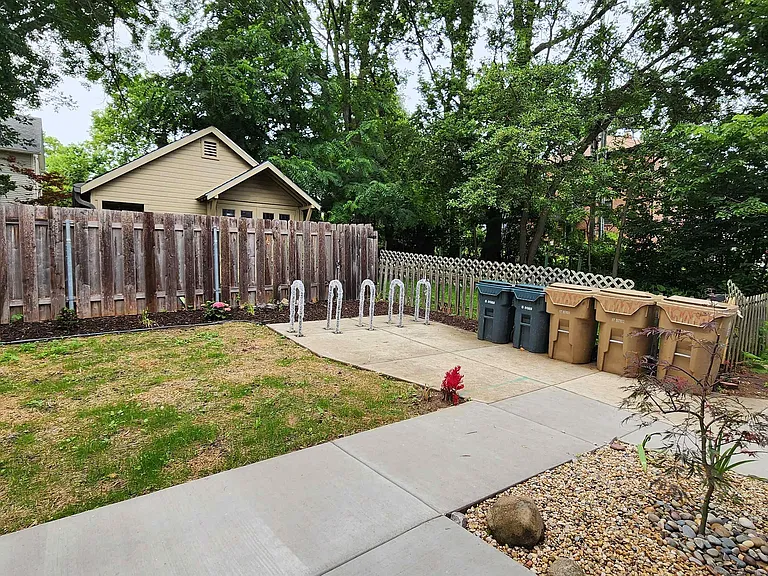 908 E Gorham St #1 — Photo 31