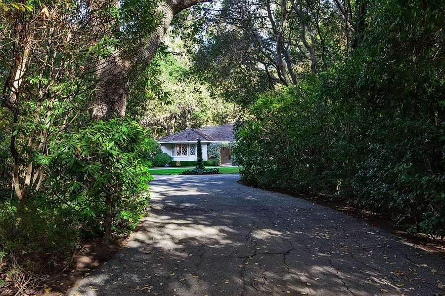 1st image of 95 Jennings Ln