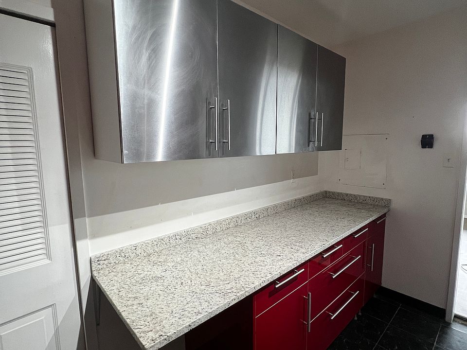 Kitchen, Other side