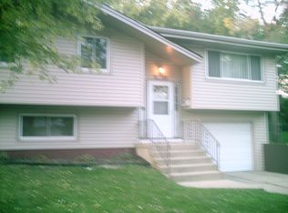 1920 Akron Ct, Schaumburg, IL 60193